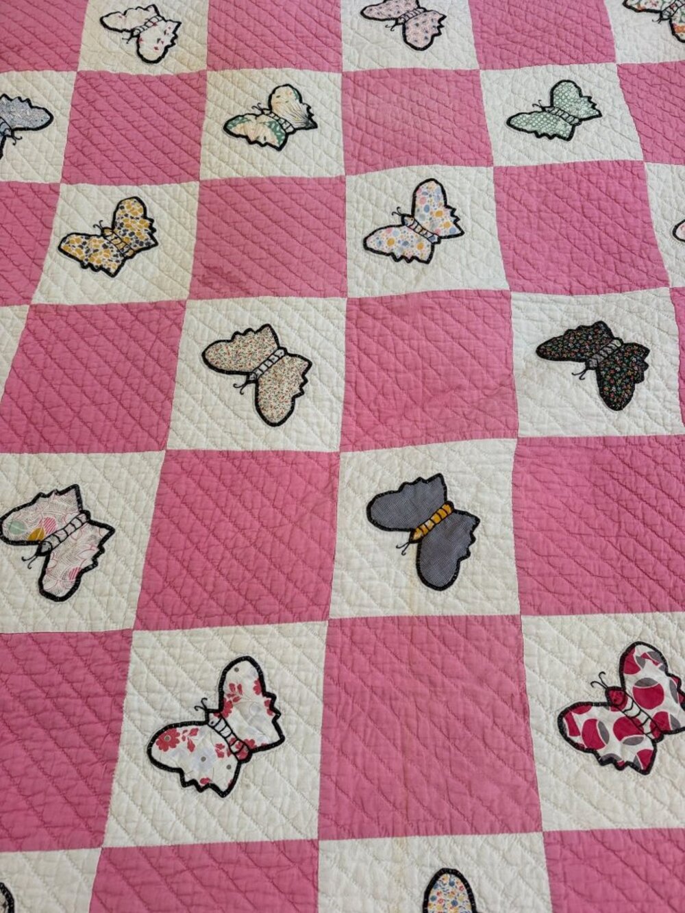 Handmade PinkWhite Butterfly Stitched Applique Antique Vintage Quilt Sz 63x70 - Picture 3 of 11